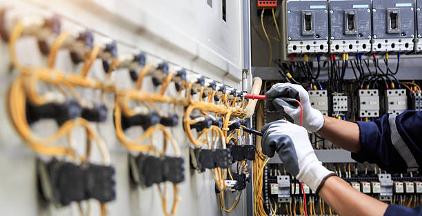 Professional Electrician technician working in Troy, TX
